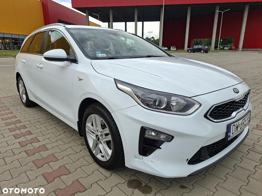 Kia Ceed 1.6 CRDi mHEV Business Line - 1