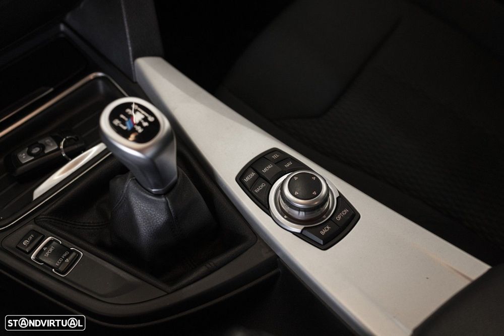 BMW 316 d Pack M - 18