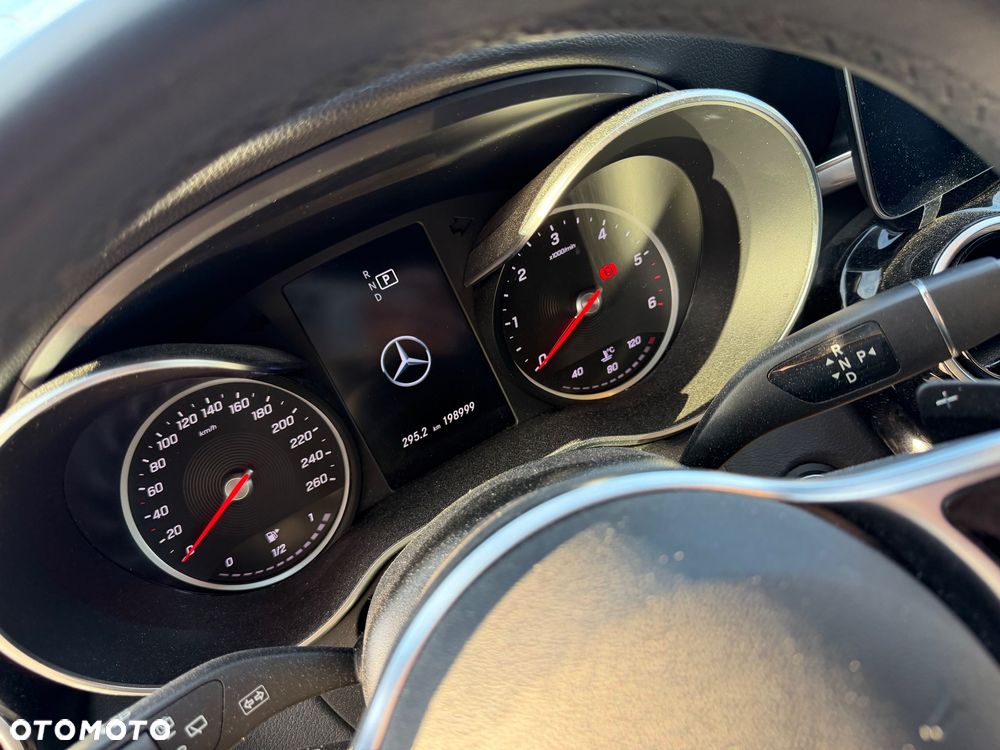 Mercedes-Benz Klasa C 220 d 4Matic 9G-TRONIC Night Edition - 10