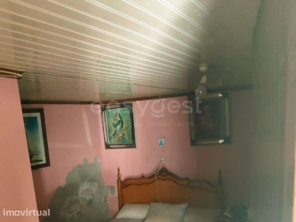 Casa para reabilitar na zona histórica de Freixo de Espada à Cinta - Grande imagem: 5/23