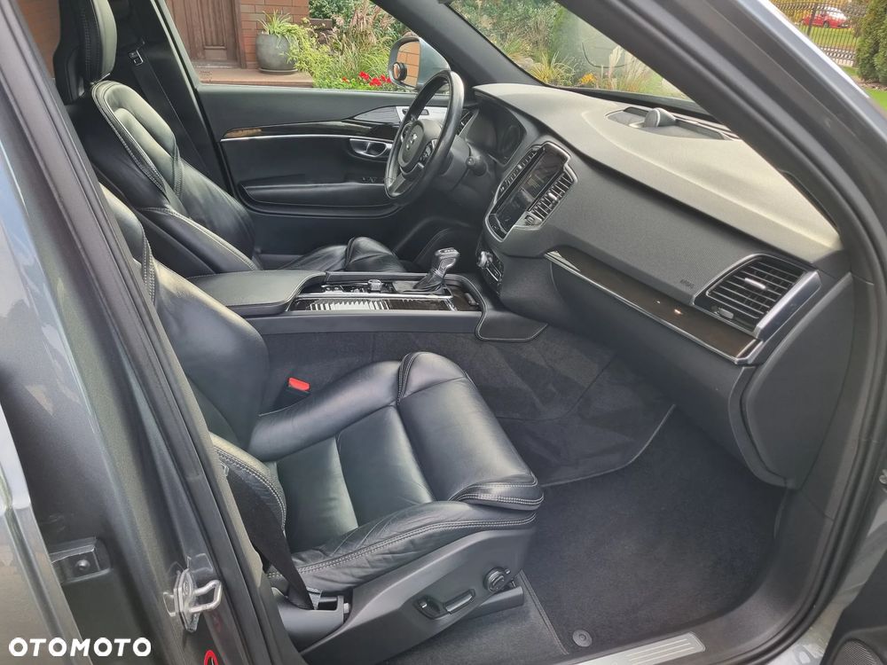 Volvo XC 90 - 24