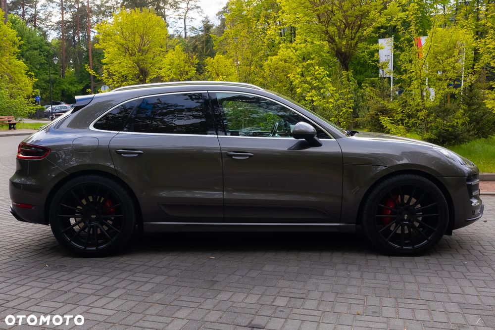 Porsche Macan Turbo - 2
