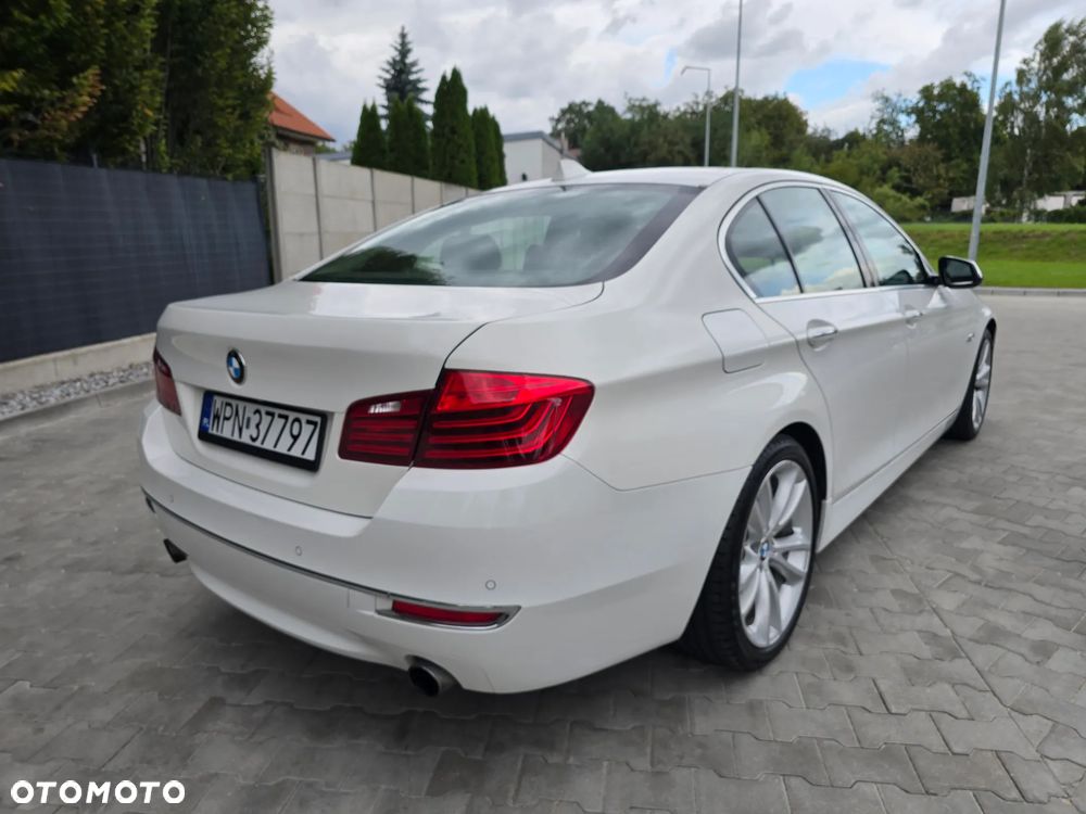 BMW Seria 5 535i xDrive Sport-Aut Luxury Line - 7