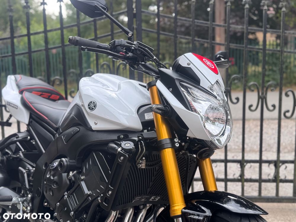 Yamaha FZ8 - 11
