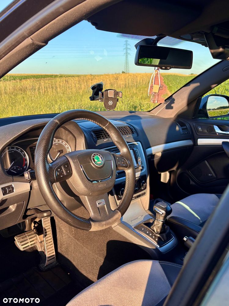 Skoda Octavia 2.0 TDI DPF RS DSG - 8