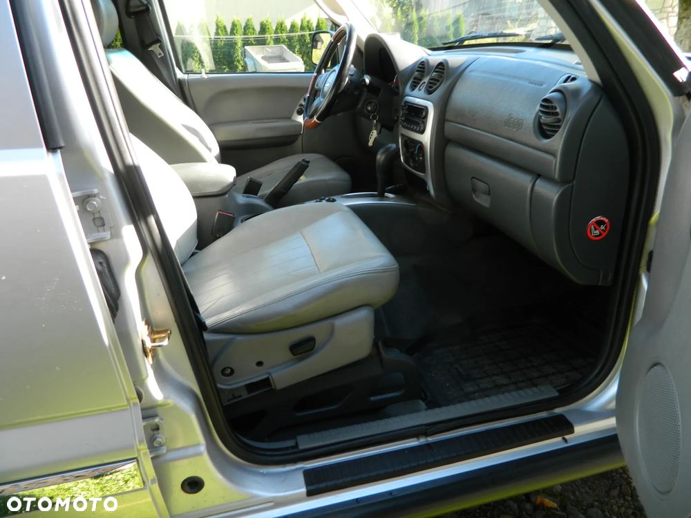 Jeep Cherokee - 5