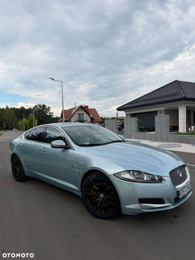Jaguar XF 2.0 T Premium Luxury - 9