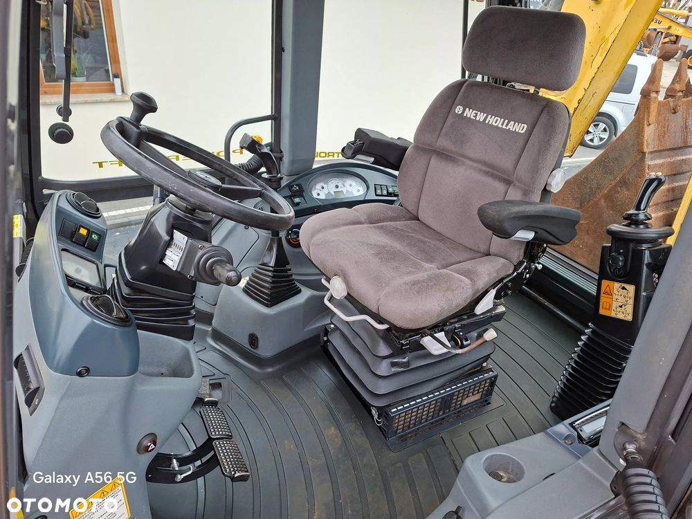 New Holland B115 B / Joystick / Koparko Ładowarka / - 2