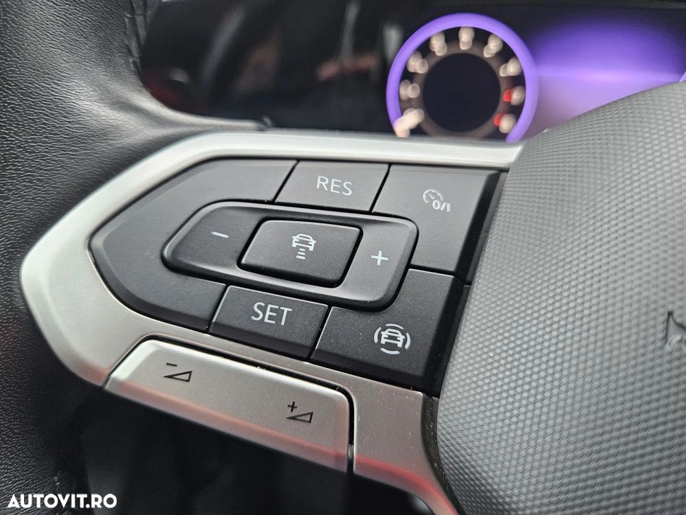 Volkswagen Golf 1.0 eTSI DSG MHEV Life - 8