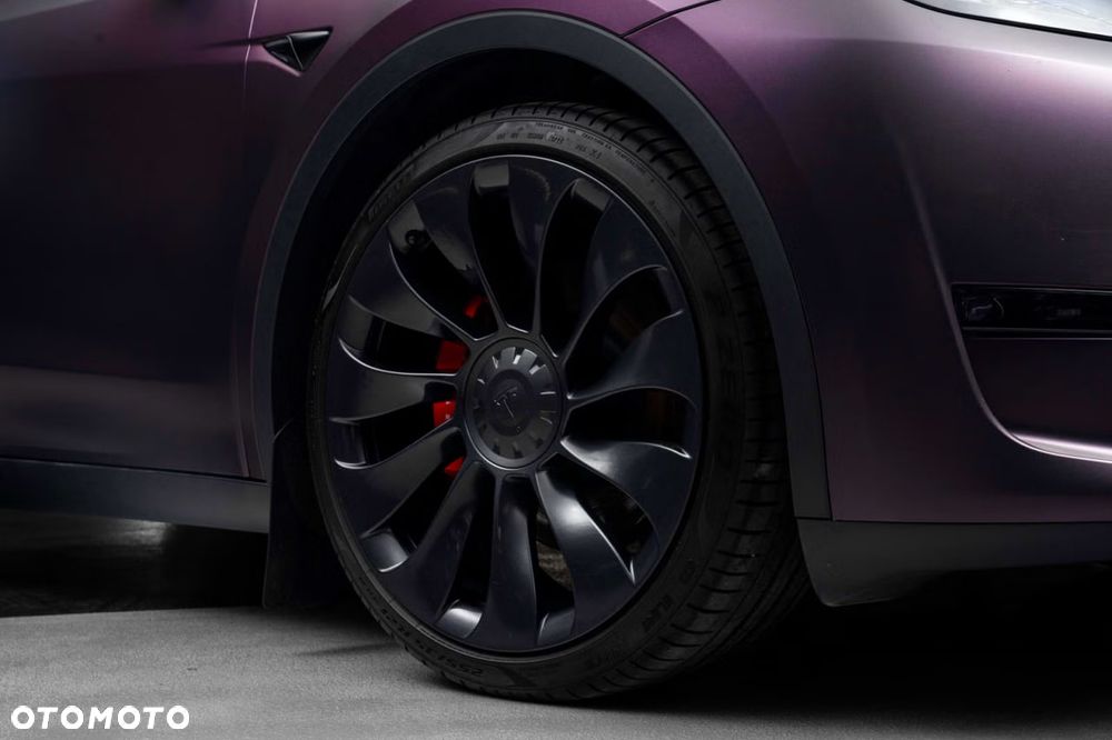 Tesla Model Y Performance Dual Motor AWD - 10