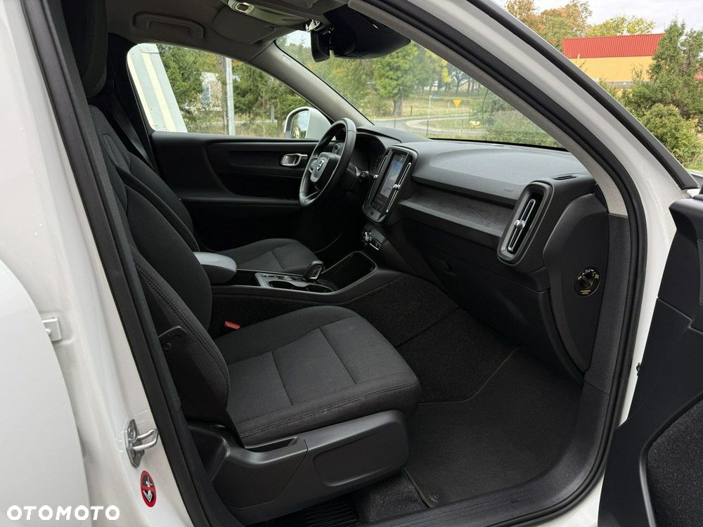 Volvo XC 40 T4 Geartronic Momentum - 24