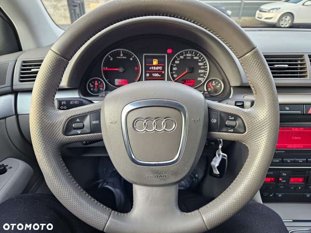 Audi A4 Avant 2.0 TDI - 16