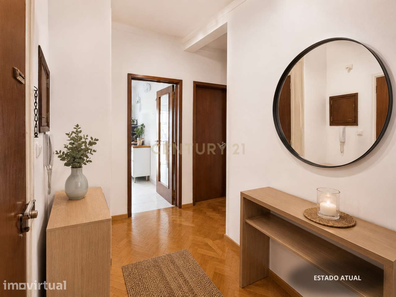 T3 com 91 m², luz natural e localização central na Cova da Piedade - A - Grande imagem: 4/22