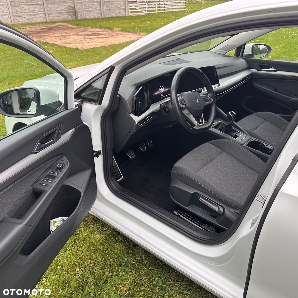 Volkswagen Golf - 8