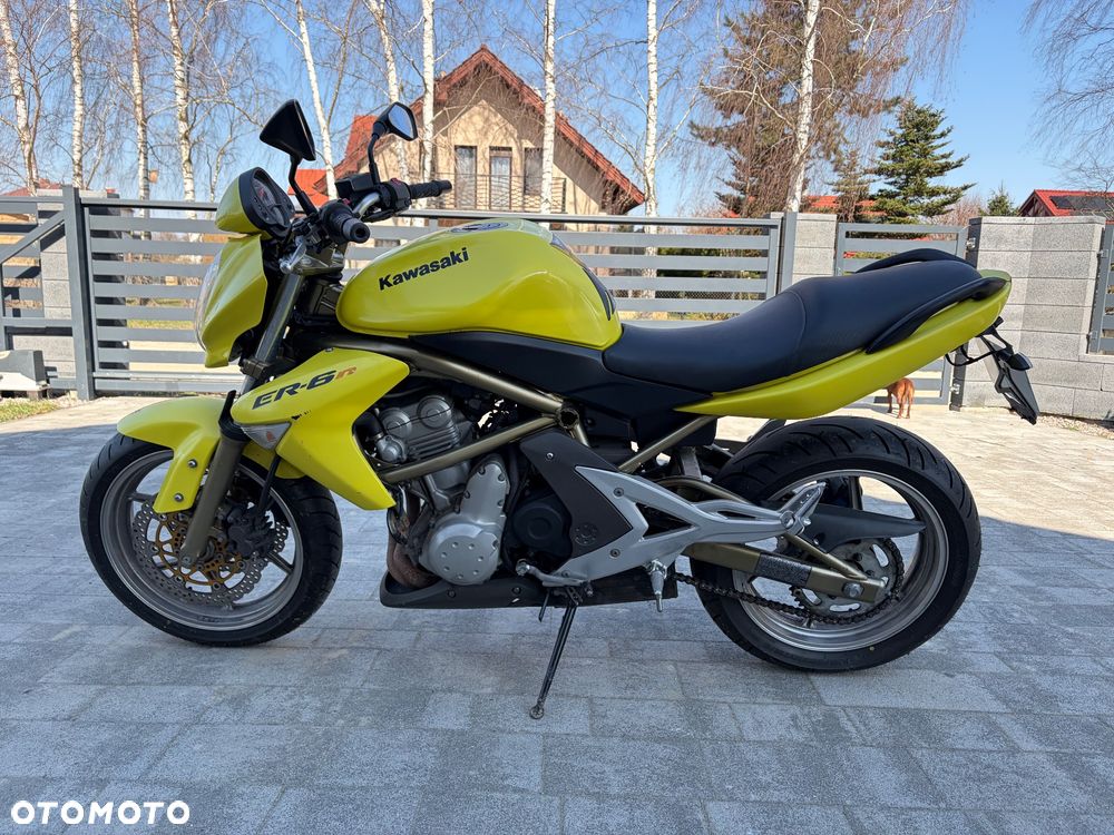Kawasaki ER - 2