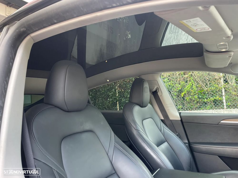 Tesla Model Y RWD - 24