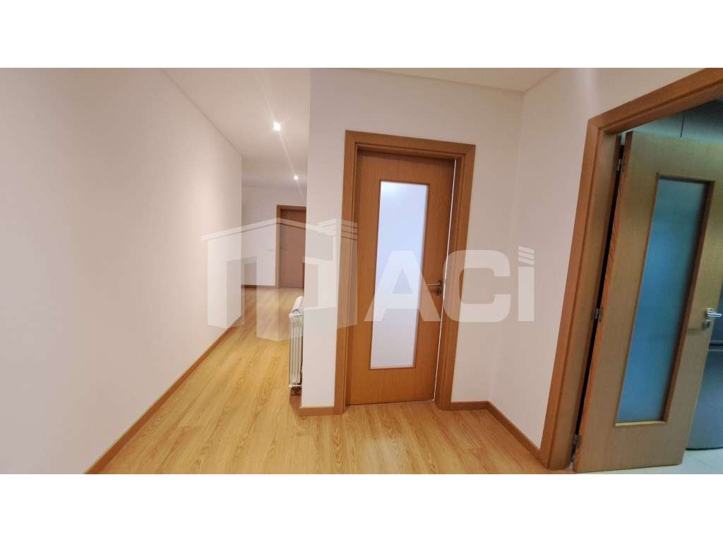 Apartamento T3- Urb. Varandas Vale de Lobos - Grande imagem: 4/19