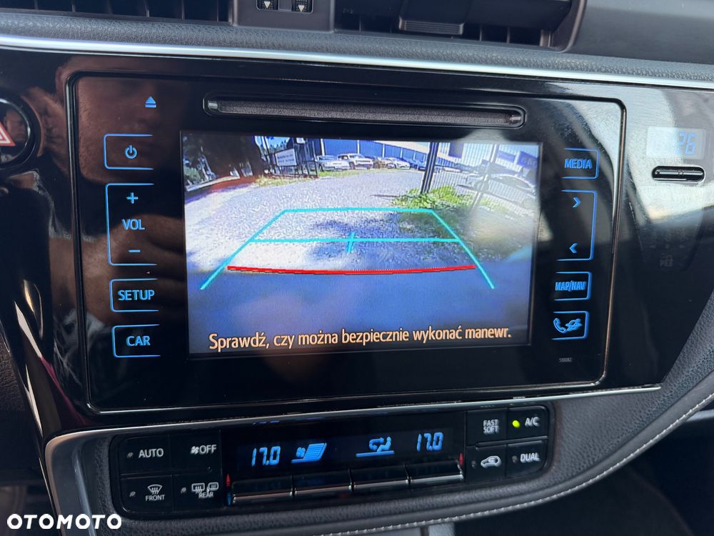 Toyota Auris Hybrid 135 Prestige - 16