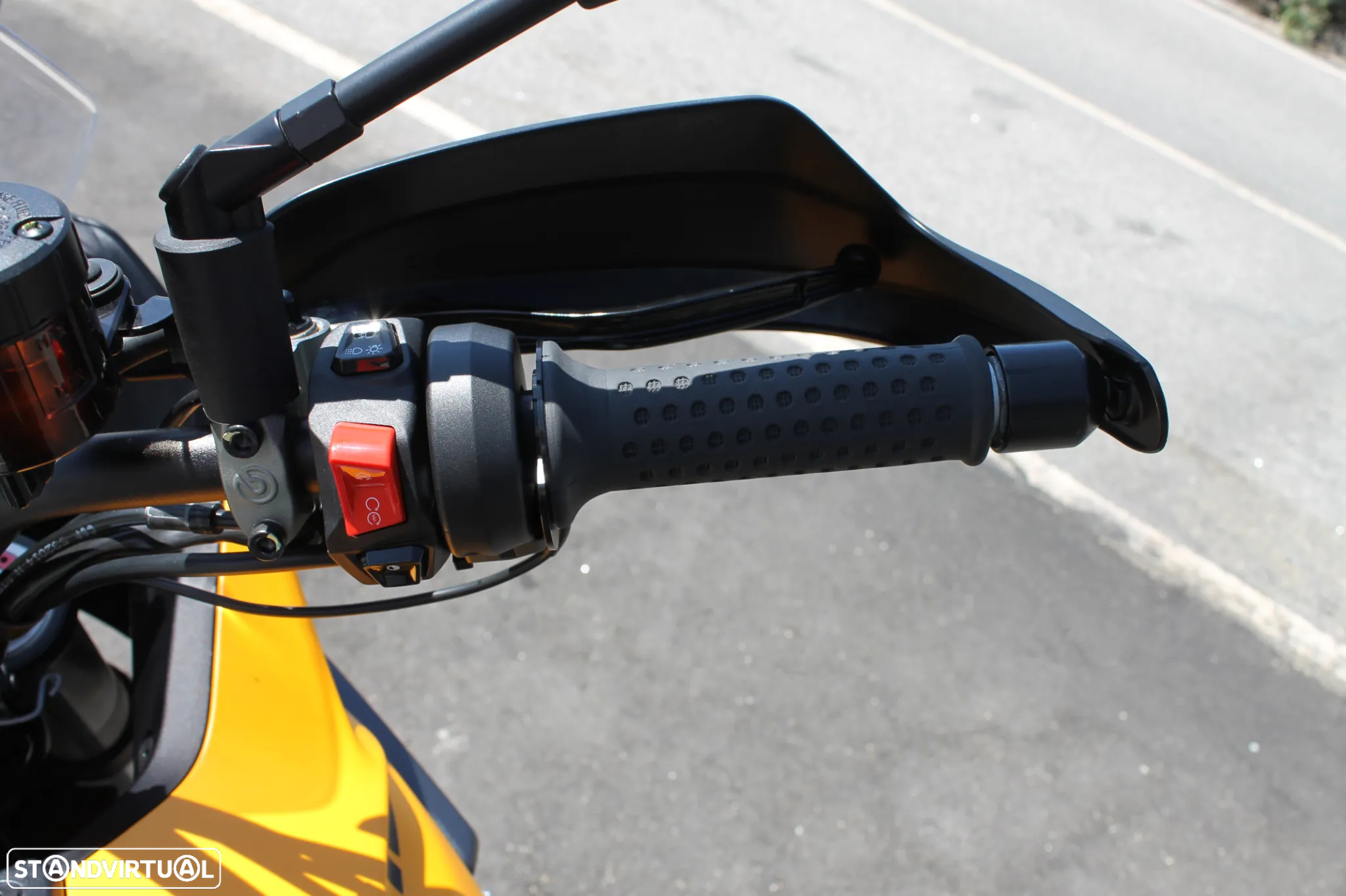 Moto Guzzi Stelvio 1000 - 28