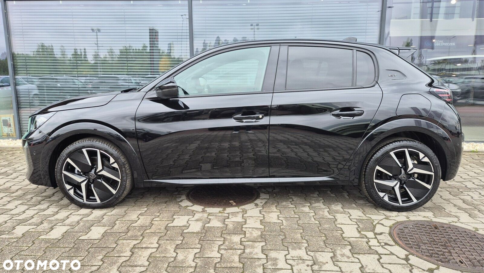 Peugeot 208 - 4