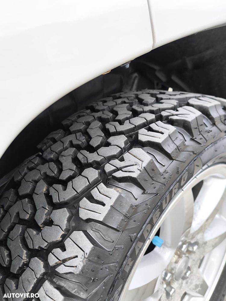 Jeep Cherokee - 12