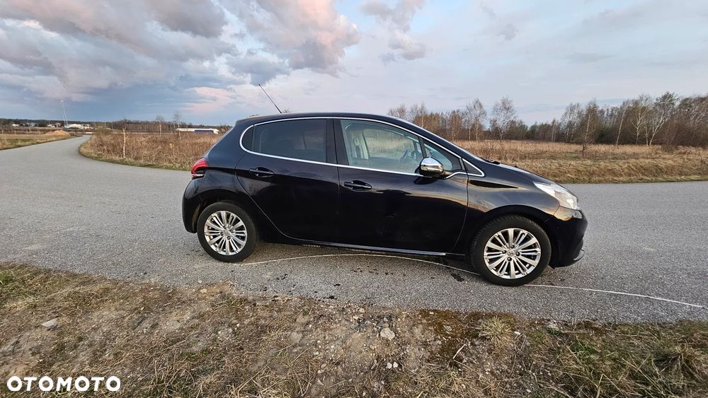 Peugeot 208 1.2 PureTech Allure S&S - 5