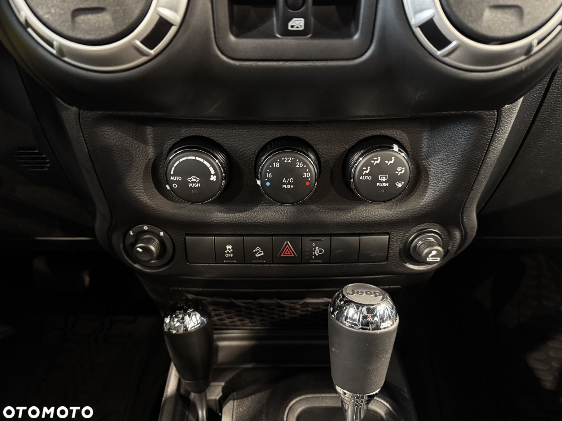 Jeep Wrangler - 24