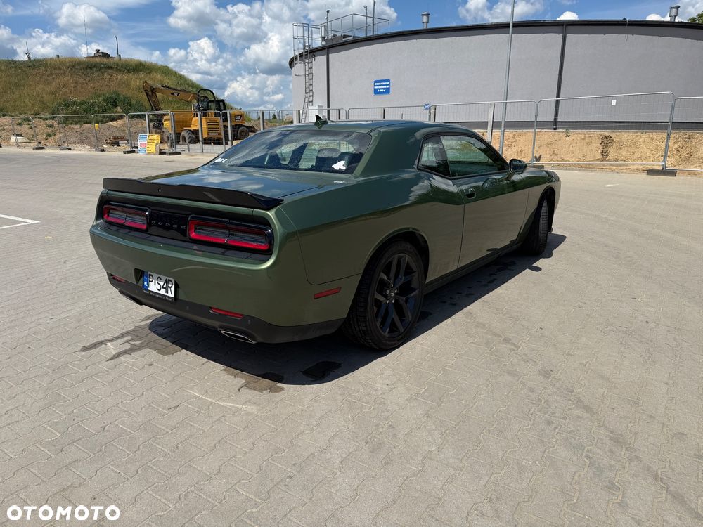 Dodge Challenger - 4