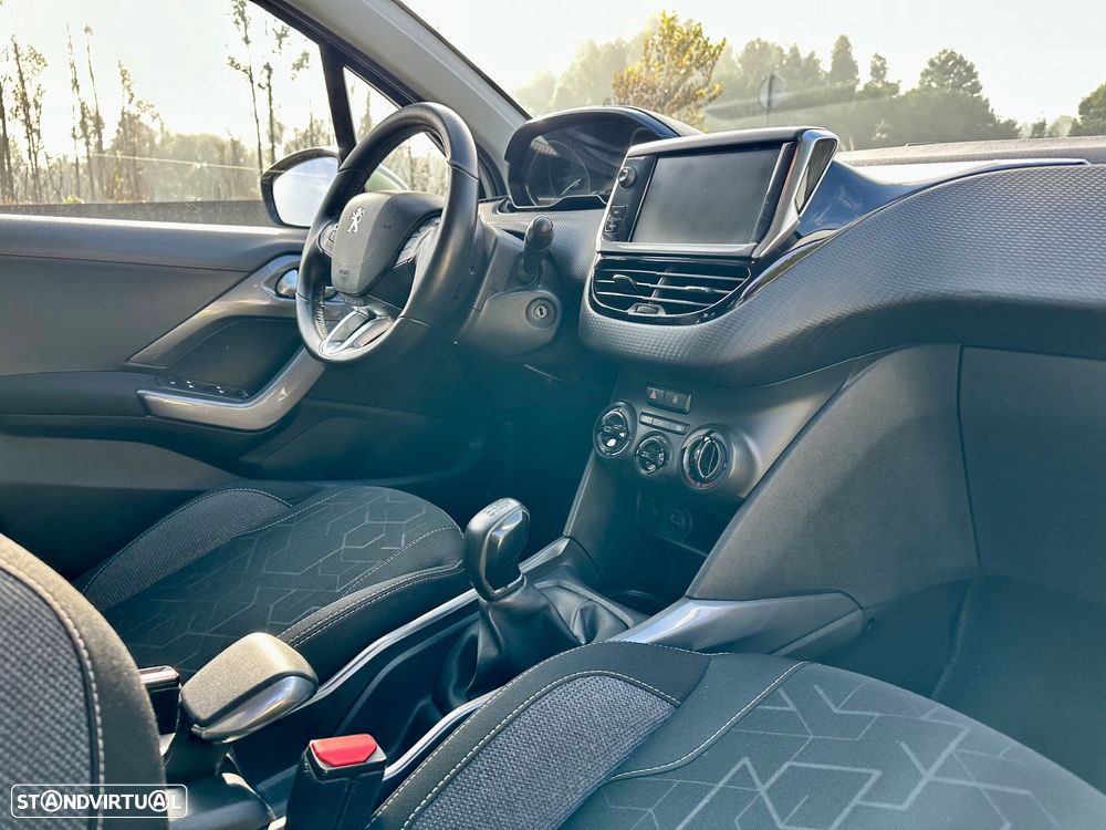 Peugeot 2008 1.6 BlueHDi Style - 38