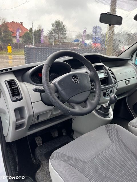 Opel Vivaro - 8