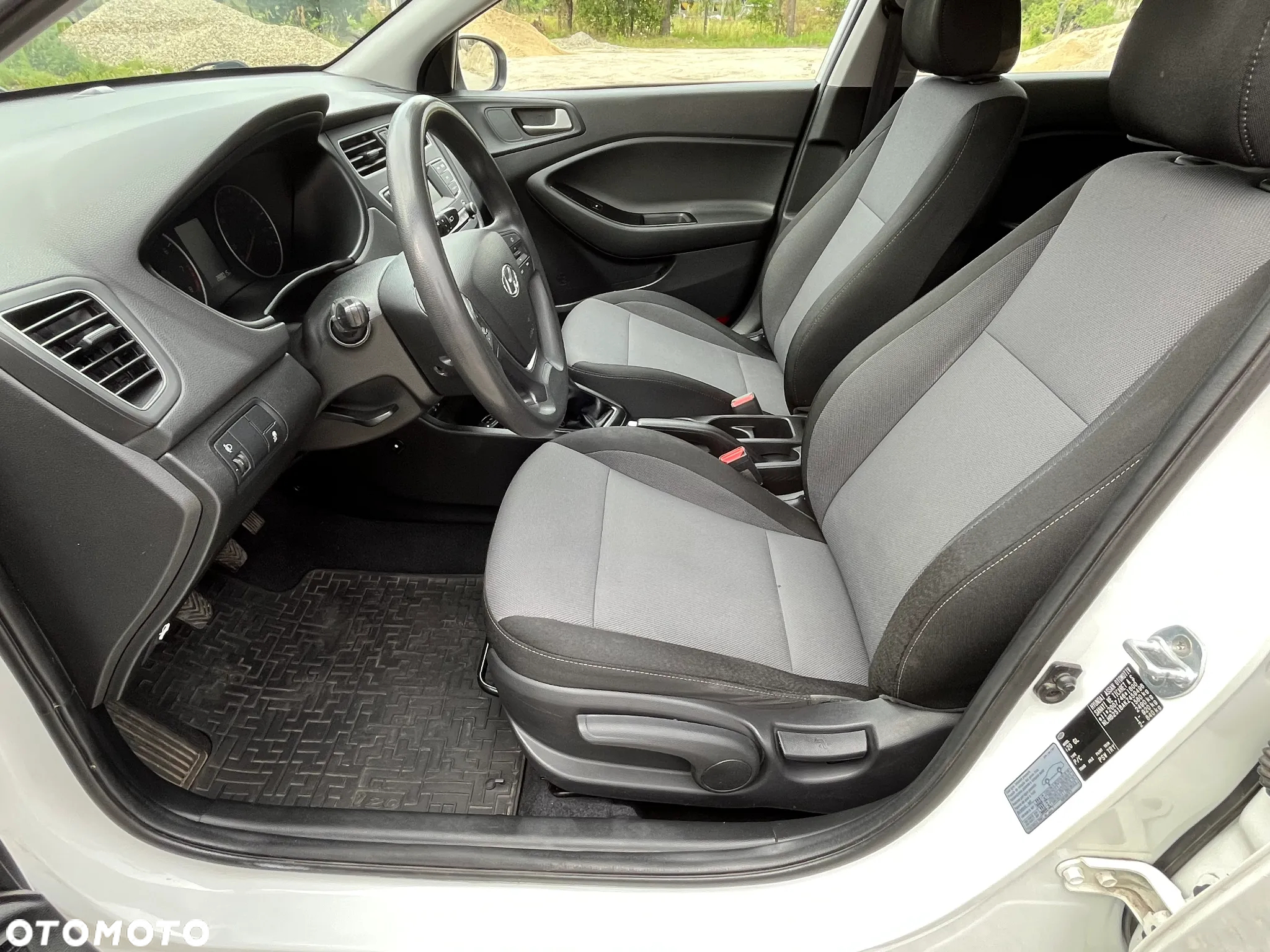 Hyundai i20 - 11