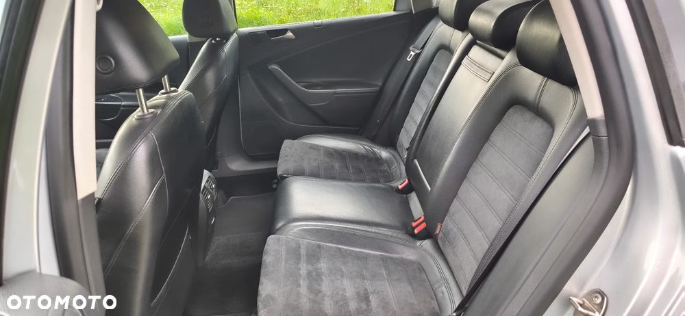 Volkswagen Passat 2.0 TDI Highline - 9