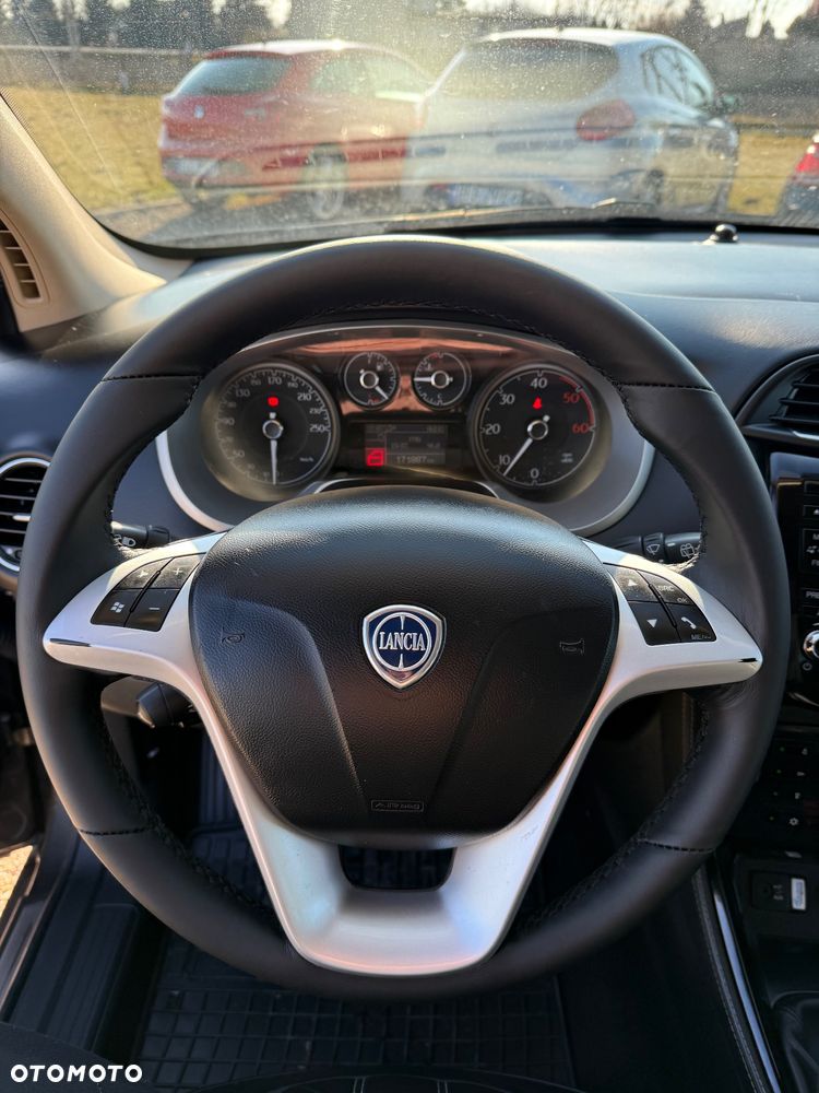 Lancia Delta 2.0 MultiJet 16v Oro - 19