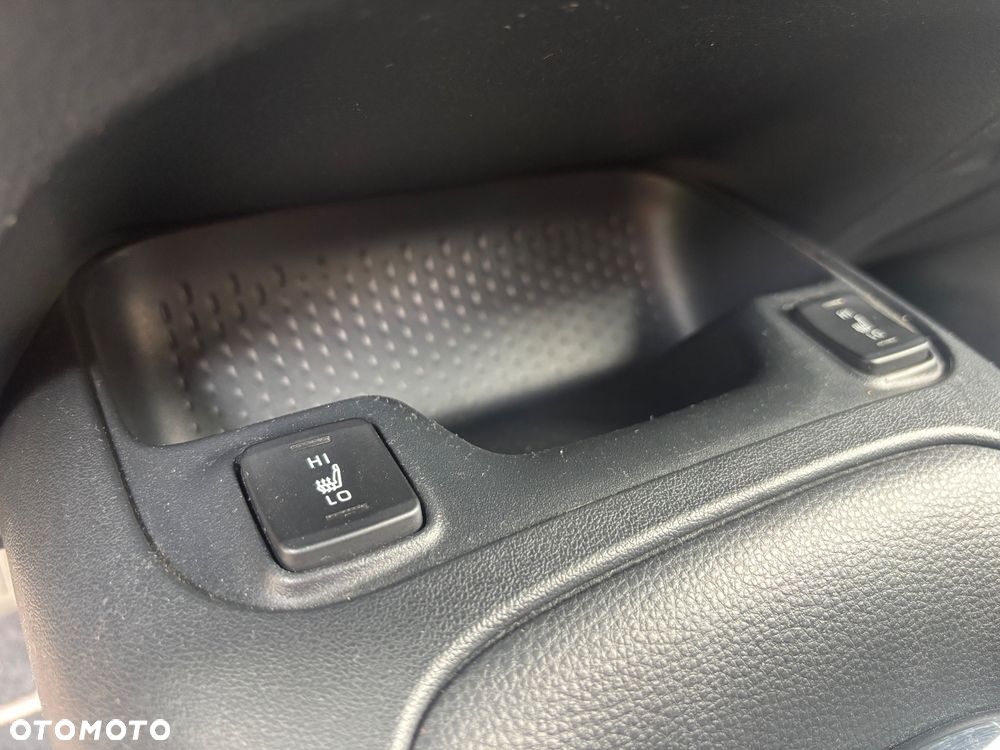 Toyota Corolla 2.0 Hybrid Comfort - 24