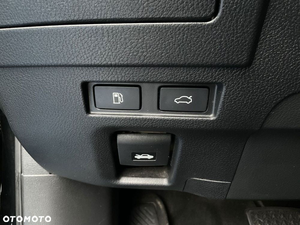 Lexus ES 300h Business Edition + - 23