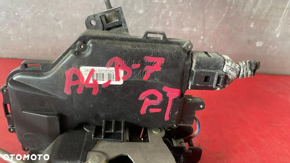 ZAMEK DRZWI PRAWY TYŁ AUDI A4 B7 - 4