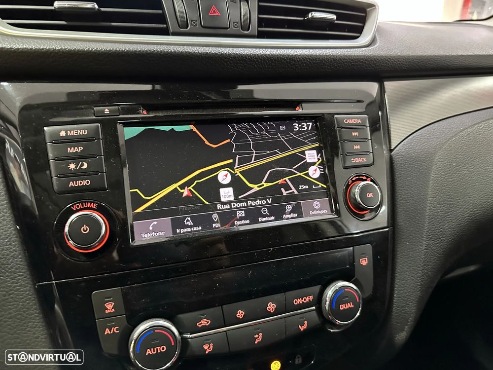Nissan Qashqai 1.3 DIG-T N-Connecta J18 - 23