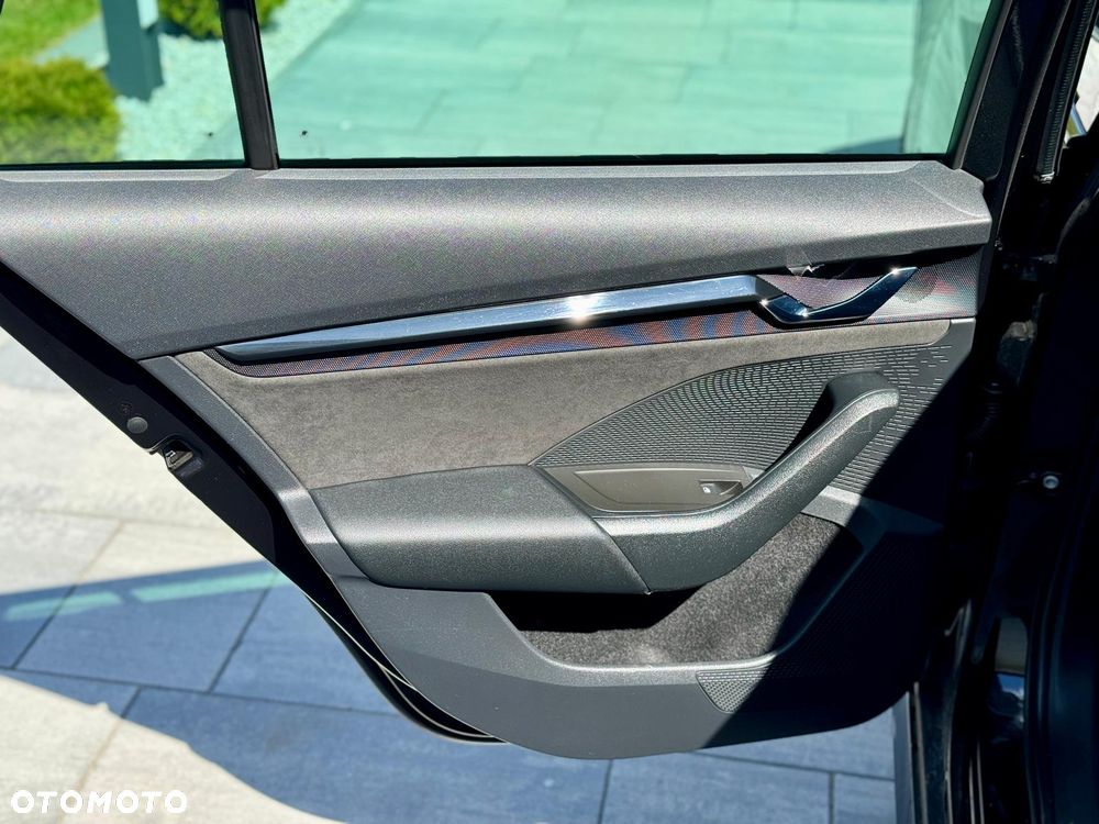 Skoda Octavia 2.0 TDI DSG 4x4 RS Plus - 26