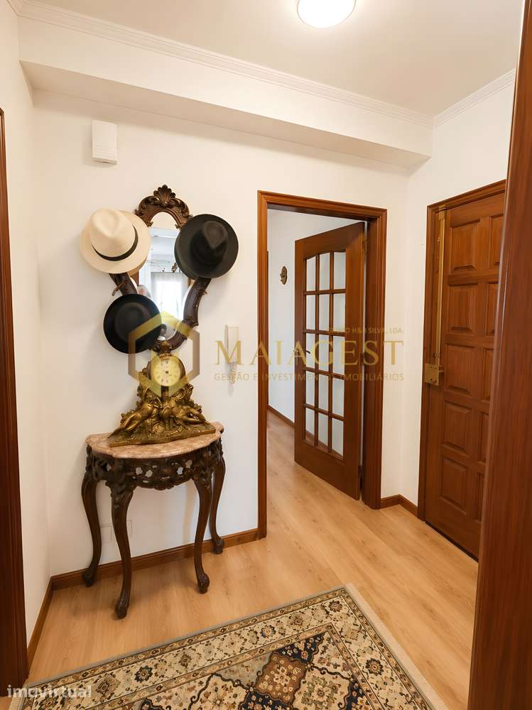 Apartamento T3 Renovado com Varandas em Santa Maria de Lamas - Grande imagem: 2/12