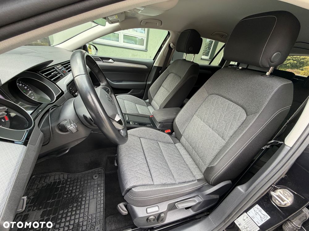 Volkswagen Passat - 17
