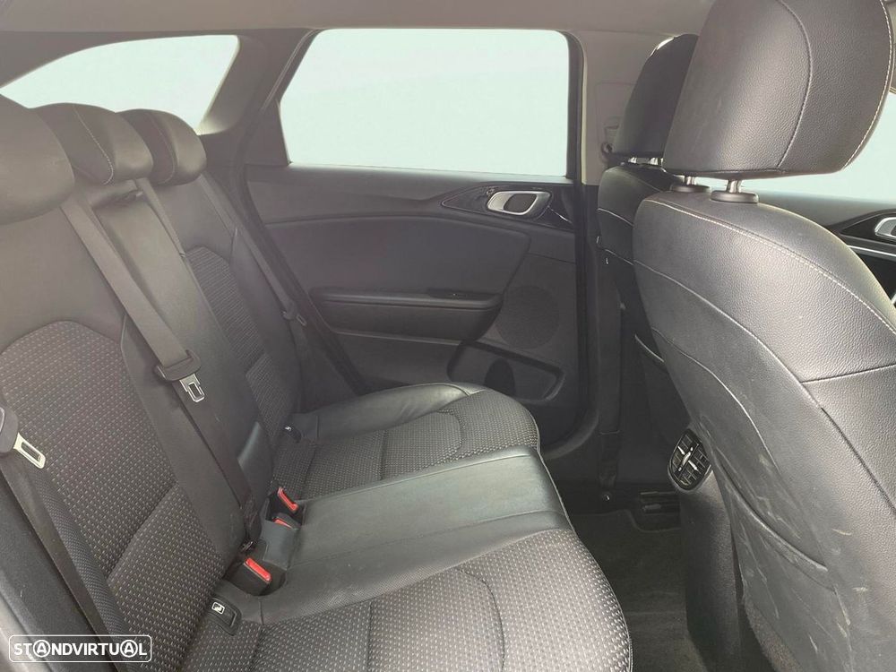 Kia Ceed SW 1.6 CRDi TX 7DCT - 16
