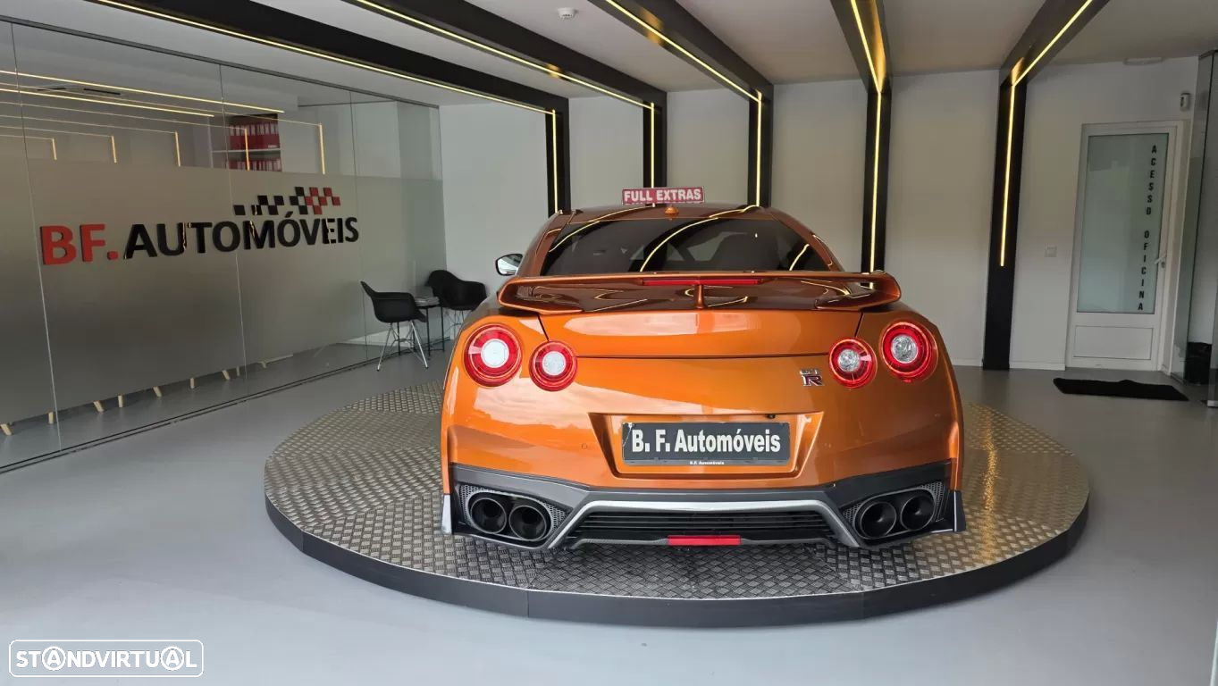 Nissan GT-R Prestige Edition - 17