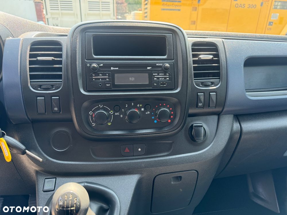 Opel Vivaro - 15