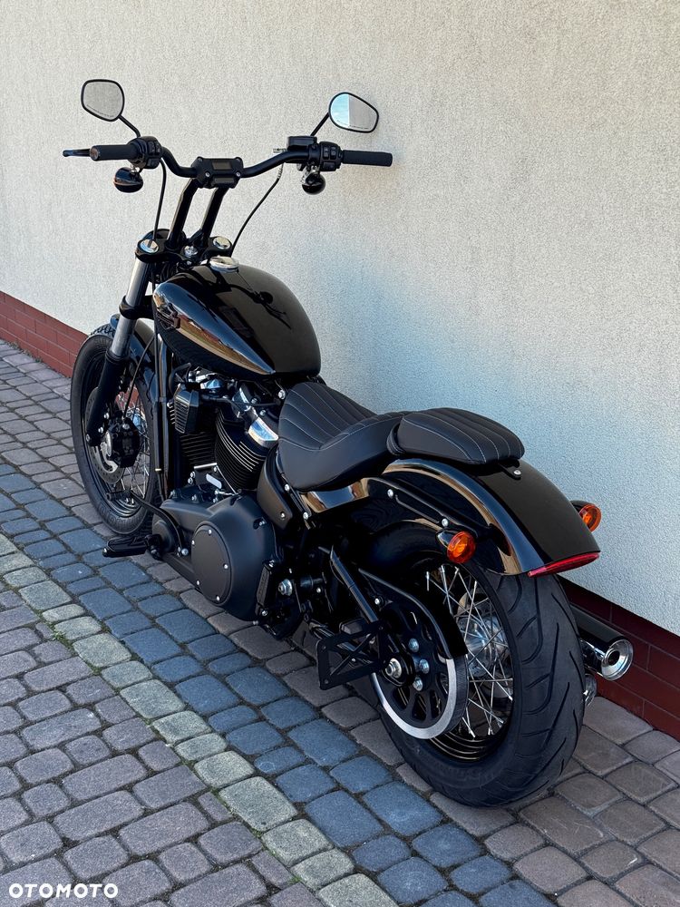 Harley-Davidson Softail Street Bob - 6
