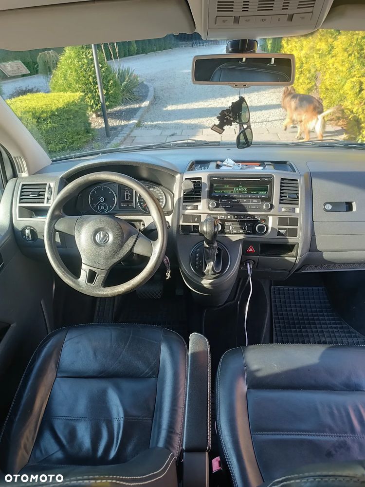 Volkswagen Caravelle - 9
