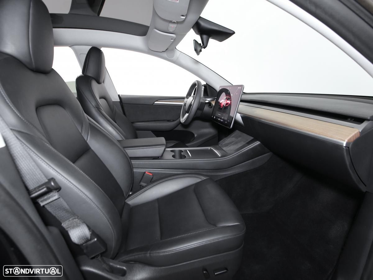 Tesla Model Y Long Range Dual Motor AWD - 11