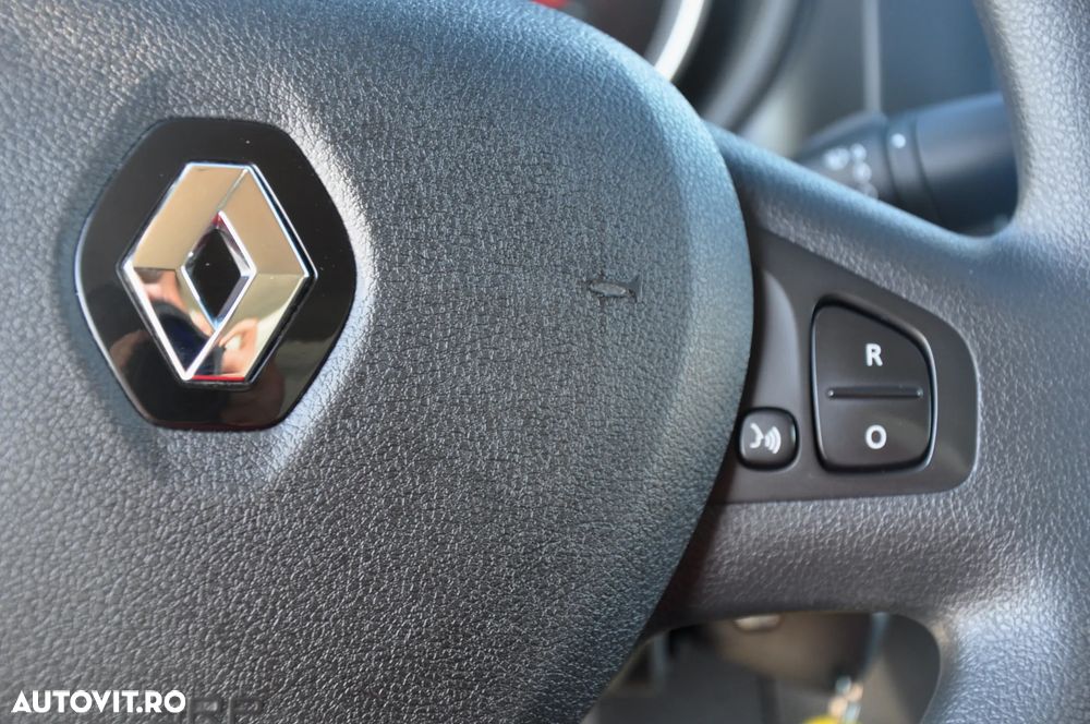 Renault Trafic - 25