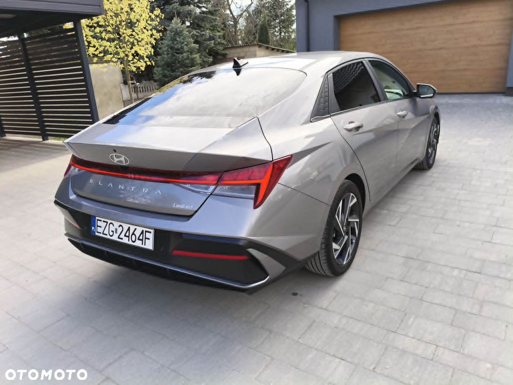 Hyundai Elantra 1.6 Premium - 5