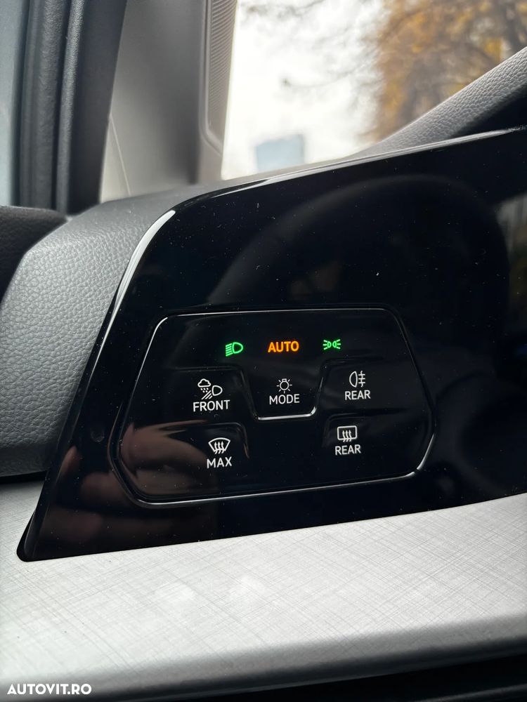 Volkswagen Golf 1.5 eTSI DSG MHEV Life - 21