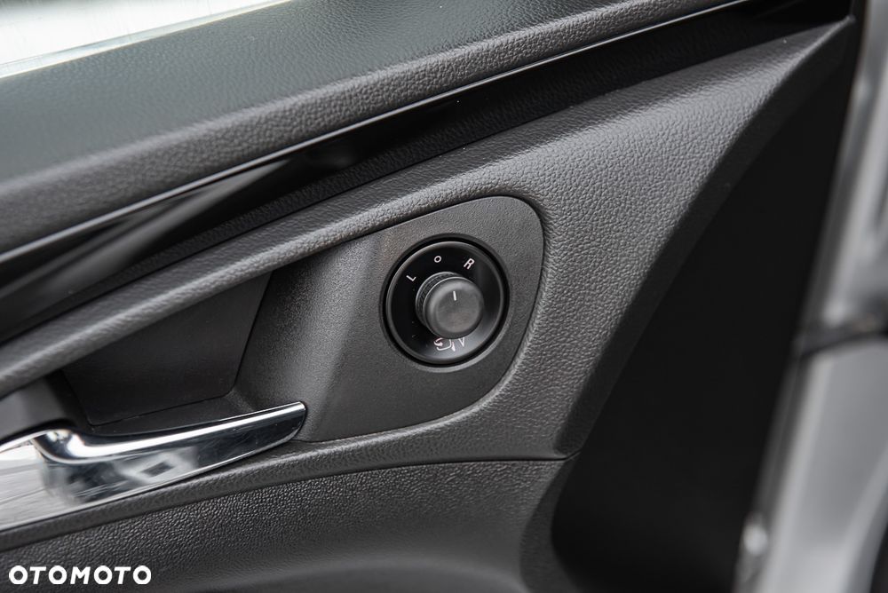 Opel Insignia - 17